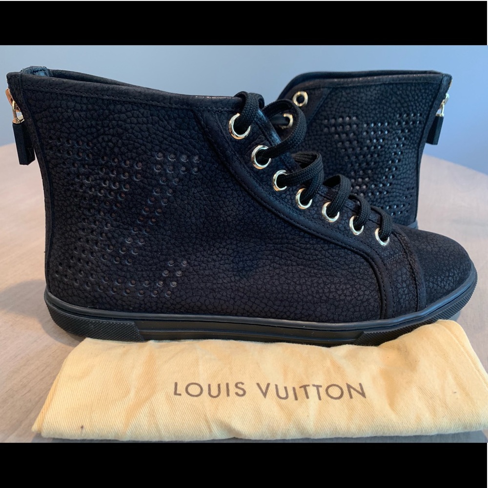 AUTHENTIC LOUIS VUITTON SNEAKER!